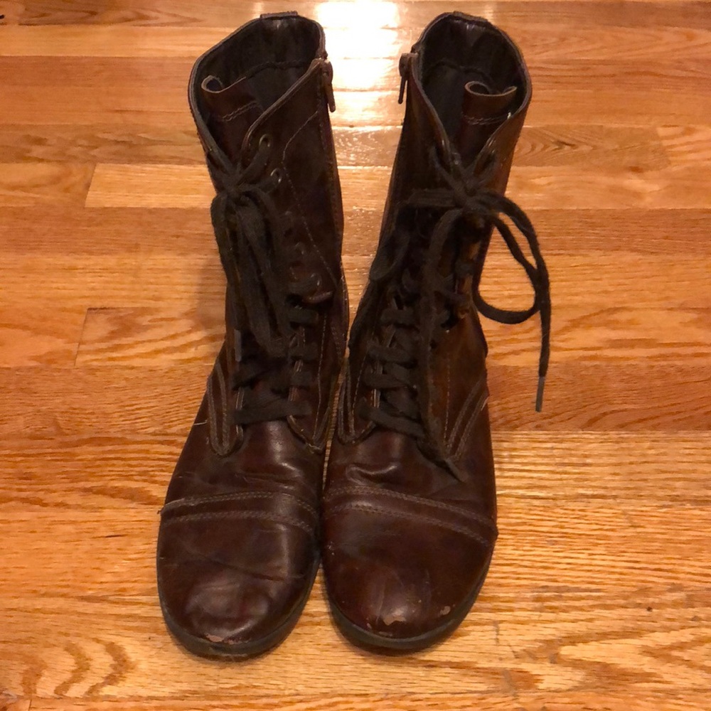 Candie’s brown lace up boots